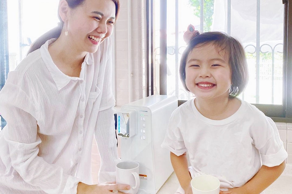 Pha sữa bằng nước từ máy lọc nước - Ảnh 03