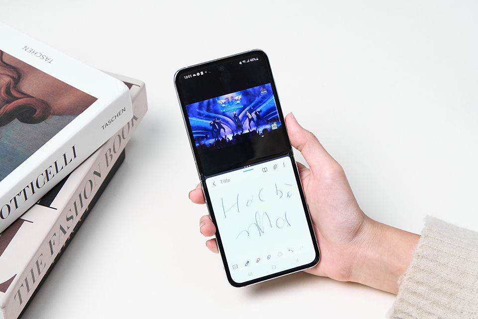 ​​Một ngày rong ruổi cùng Galaxy Z Series 2023: Ngạc nhiên về độ bền của pin, màn hình và khung vỏ 10