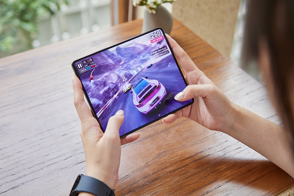 Một ngày rong ruổi cùng Galaxy Z Series 2023: Ngạc nhiên về độ bền của pin, màn hình và khung vỏ 66