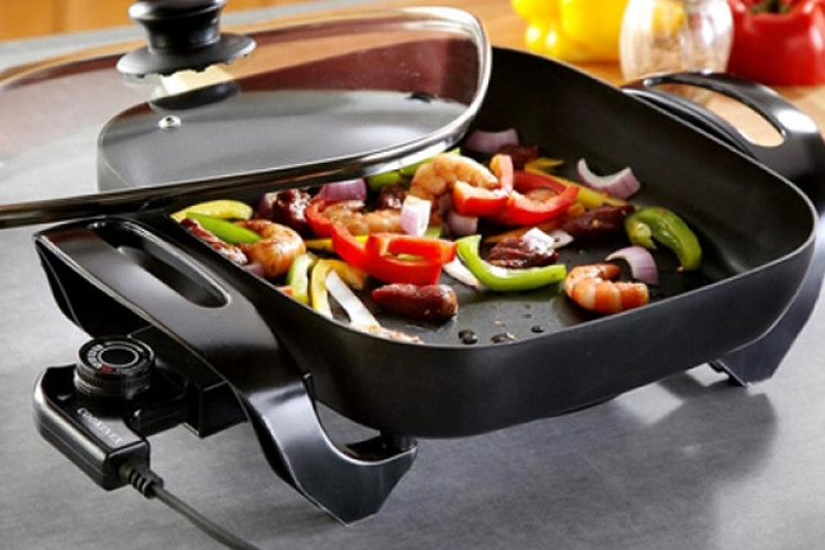 Chảo điện đa năng là gì?