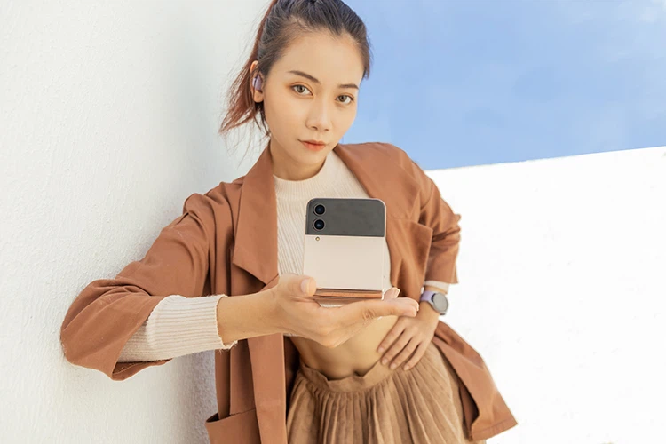 Đã đến lúc mua Samsung Galaxy Z Flip4, giá giảm "chạm đáy", chỉ còn 13.99 triệu đồng (ảnh 3)