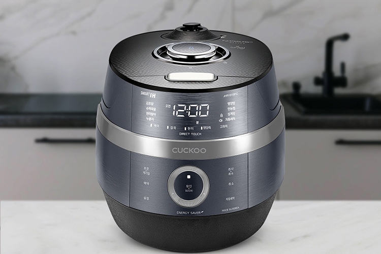 Cả hai thương hiệu đều sang trọng, tinh tế