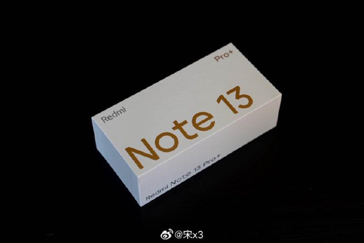Trên tay Redmi Note 13 Pro Plus (ảnh 2)
