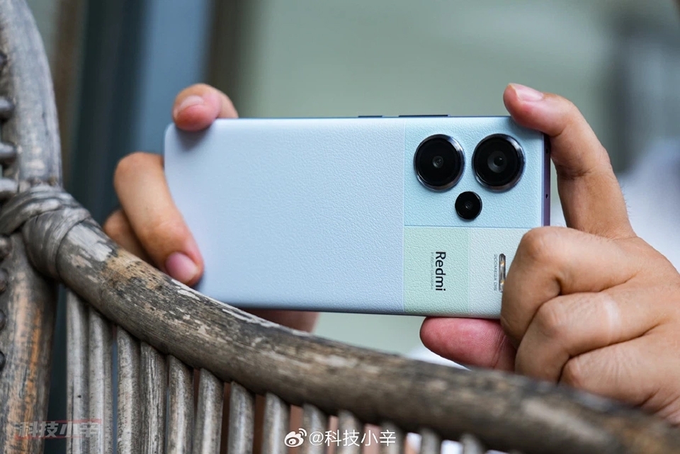 Trên tay Redmi Note 13 Pro Plus (ảnh 9)