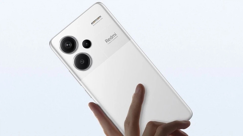 Trên tay Redmi Note 13 Pro Plus (ảnh 1)