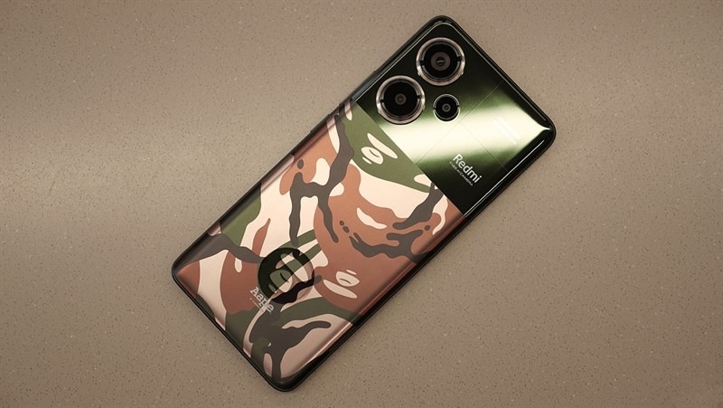 Trên tay Redmi Note 13 Pro Plus (ảnh 8)