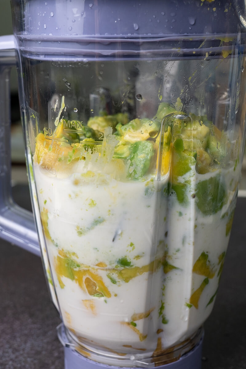 Cách làm sinh tố bơ 6