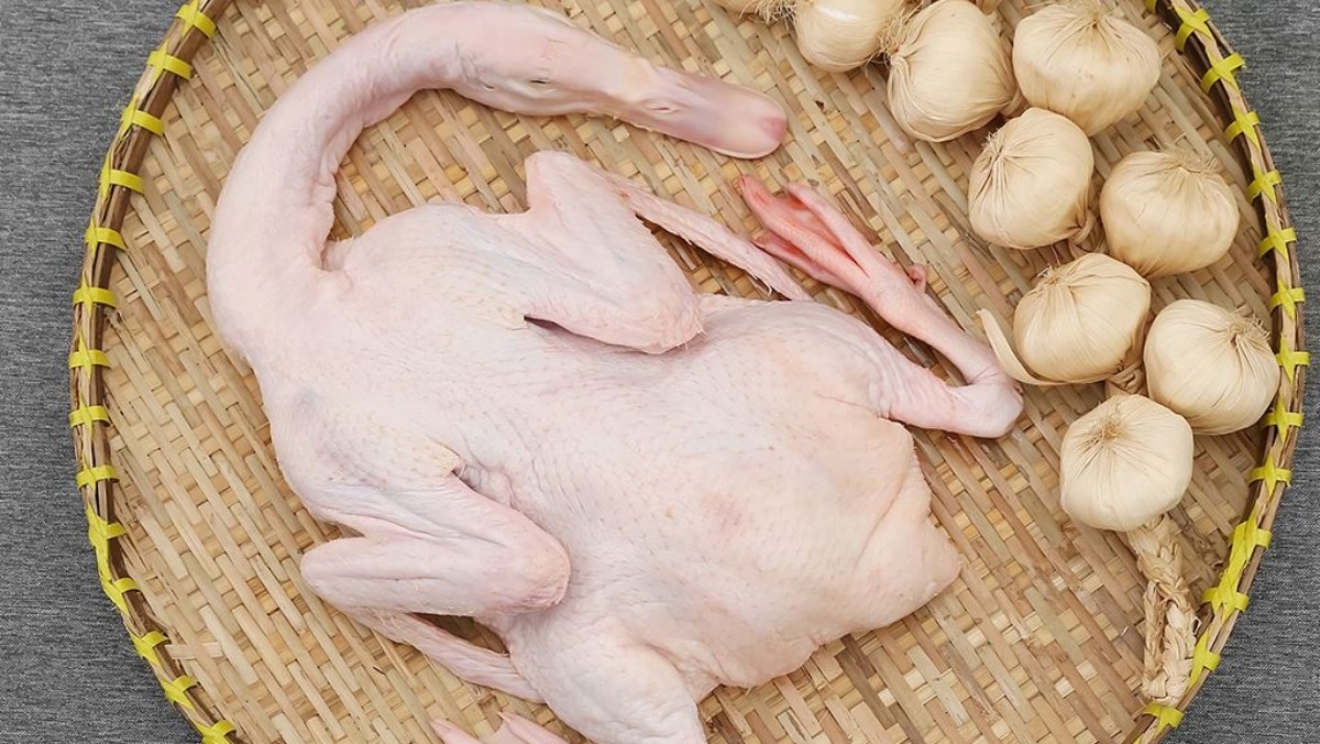 Chọn thịt vịt chất lượng sẽ giúp món vịt kho gừng thơm ngon đúng điệu