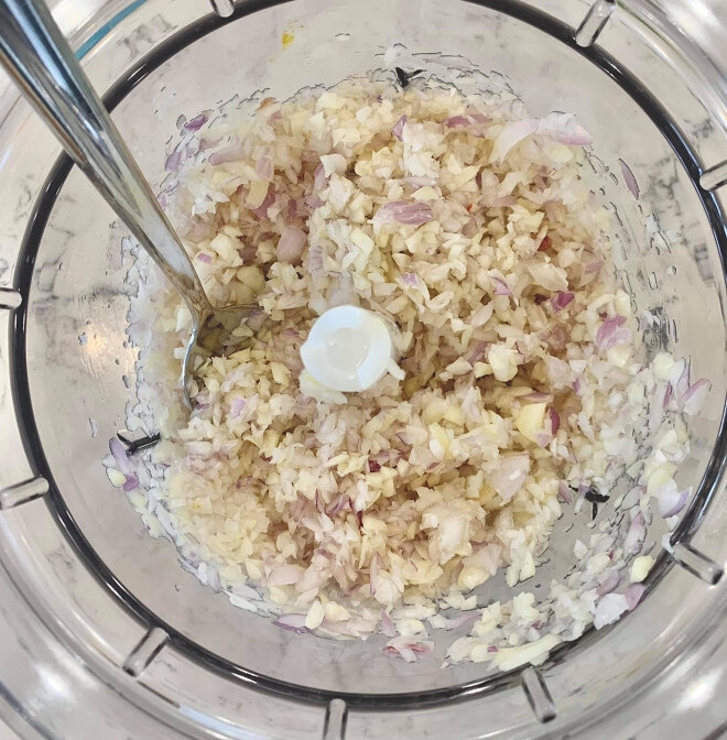 Xay nhuyễn hành tỏi