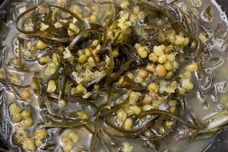 Cách nấu chè đậu xanh phổ tai ngọt dịu, hạt đậu không nát, cả nhà đều thích (Hình 3)