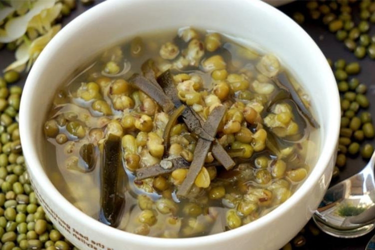 Cách nấu chè đậu xanh phổ tai ngọt dịu, hạt đậu không nát, cả nhà đều thích (Hình 5)