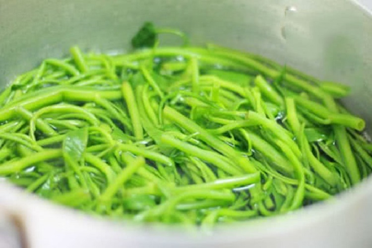 Cách Làm Nộm Rau Muống Giòn Ngon Dễ Thực Hiện