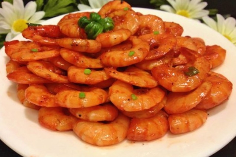 Thành phẩm món tôm rang mặn ngọt thơm ngon