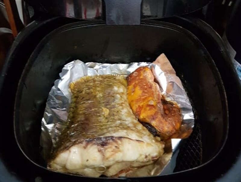 Chiên cá chép bằng nồi chiên không dầu