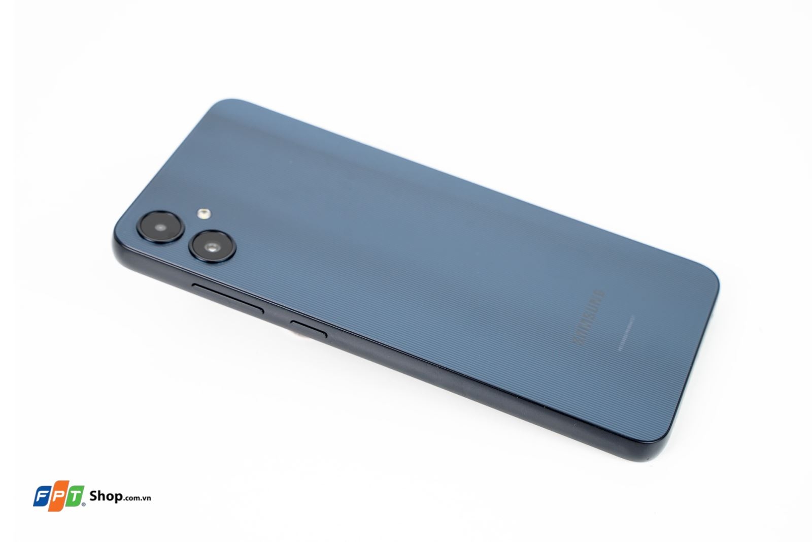 Trên tay Galaxy A05 (ảnh 6)