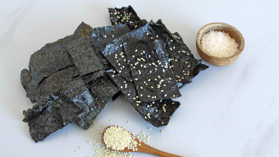 cách làm rong biển sấy bằng nồi chiên không dầu (ảnh 1)