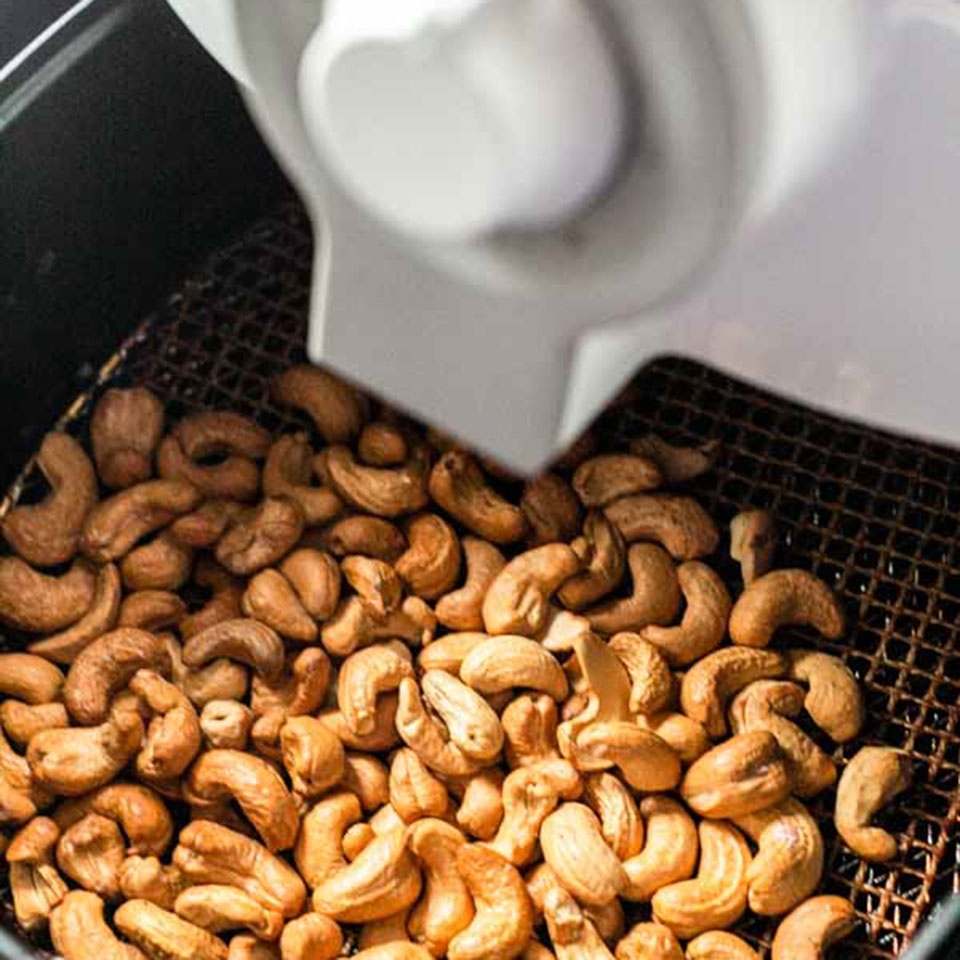 Rang hạt điều bằng nồi chiên không dầu - Ảnh 05