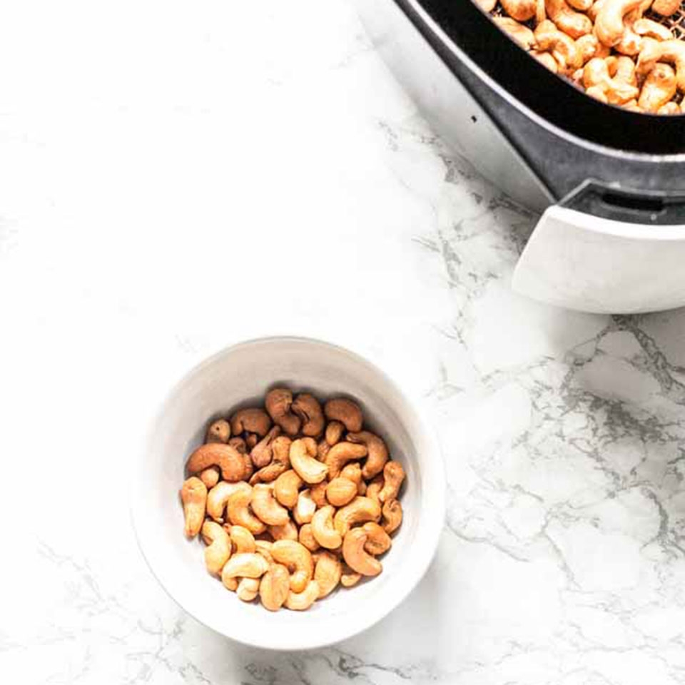 Rang hạt điều bằng nồi chiên không dầu - Ảnh 02