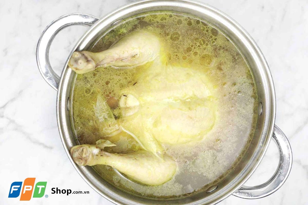 cách luộc gà ngon - hình 3