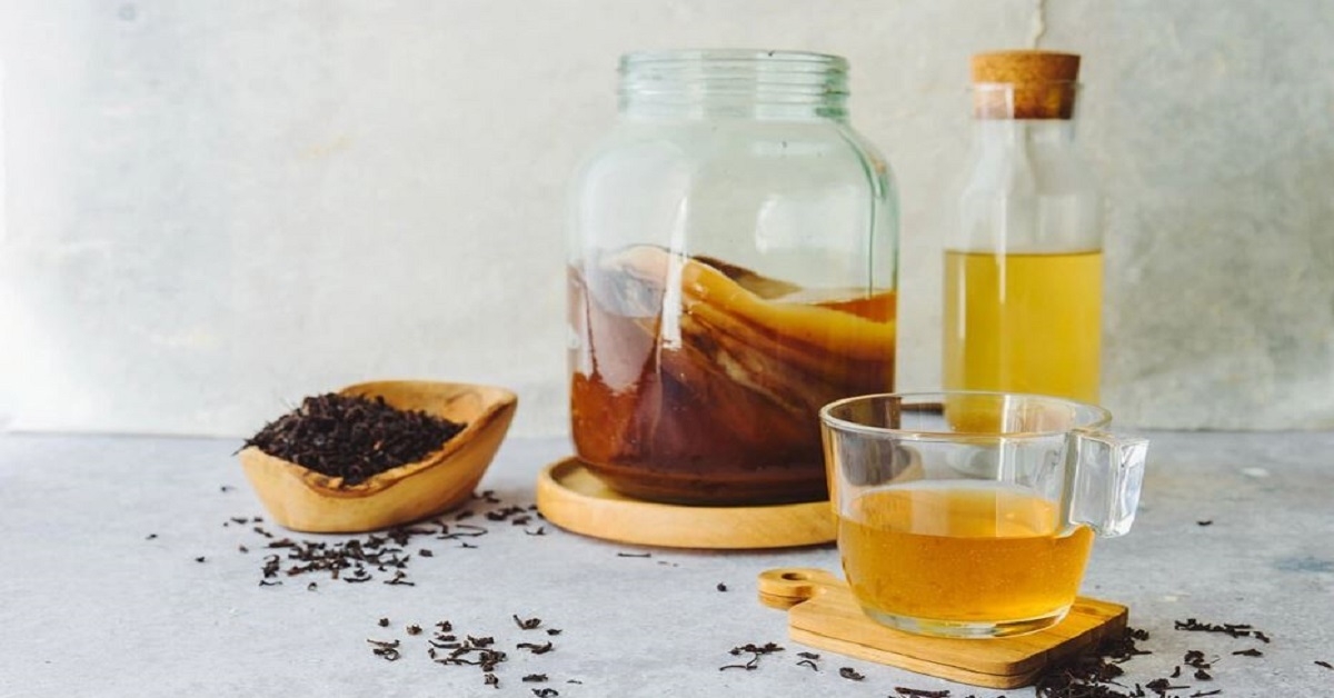 Trà ô long Kombucha có vị chát chát, chua và ngọt thanh