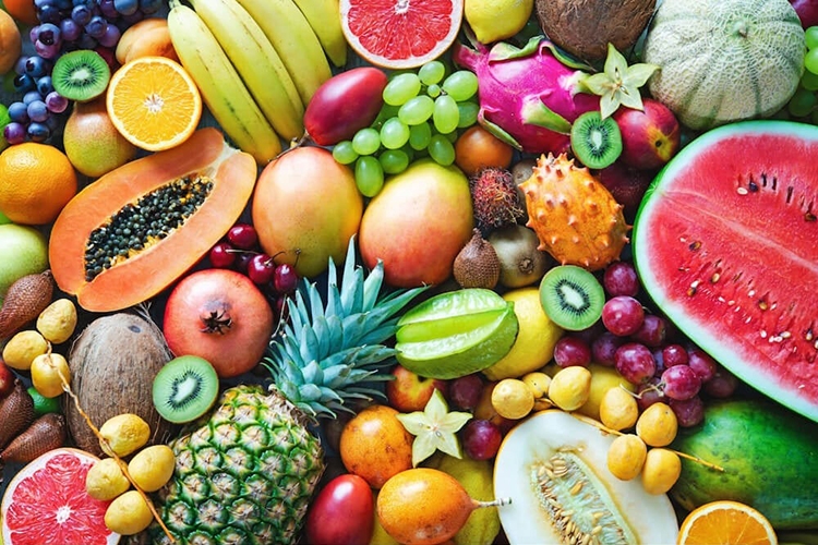 Làm trà trái cây nhiệt đới chiêu đãi cả nhà để giải nhiệt những ngày nắng nóng (Hình 1)
