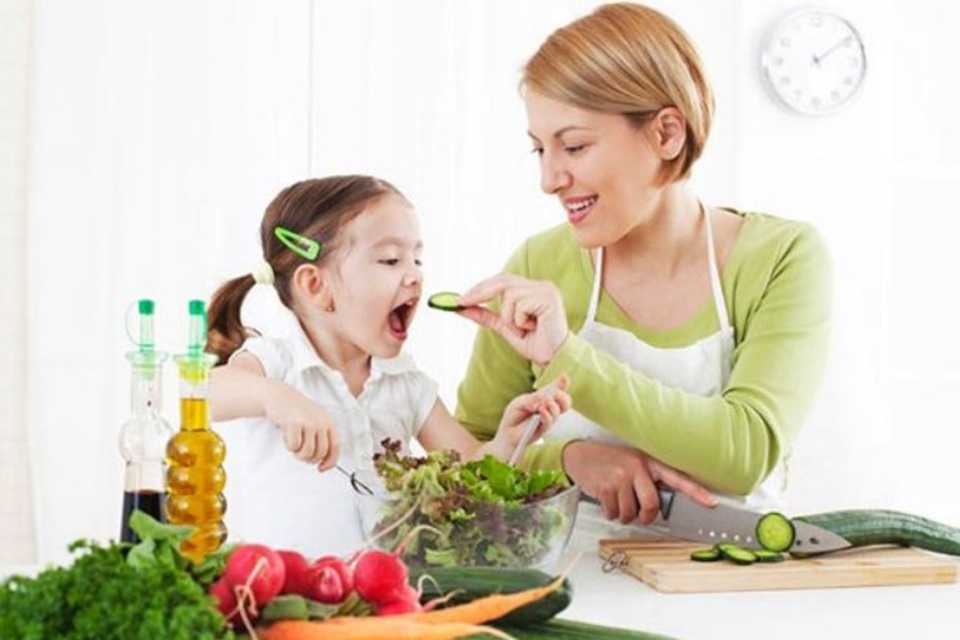 Ăn rau xanh giúp làm tăng tiểu cầu hiệu quả