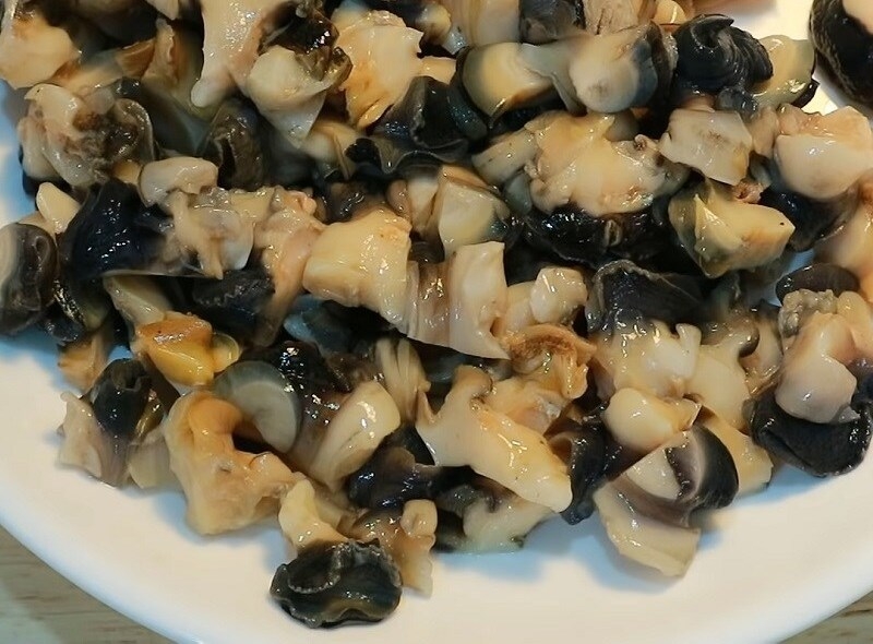 cách làm ốc nấu chuối - ảnh 2