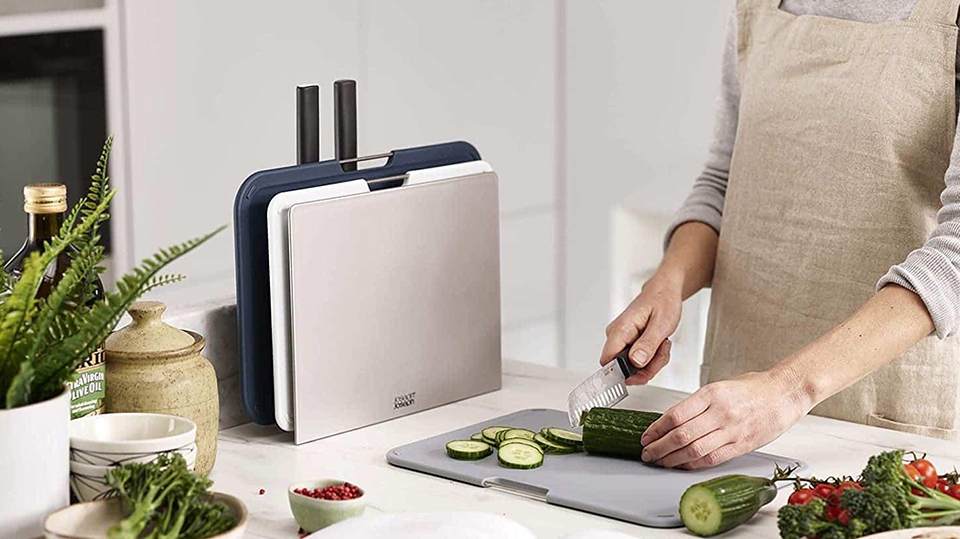 Thớt là dụng cụ cần thiết cho nhà bếp