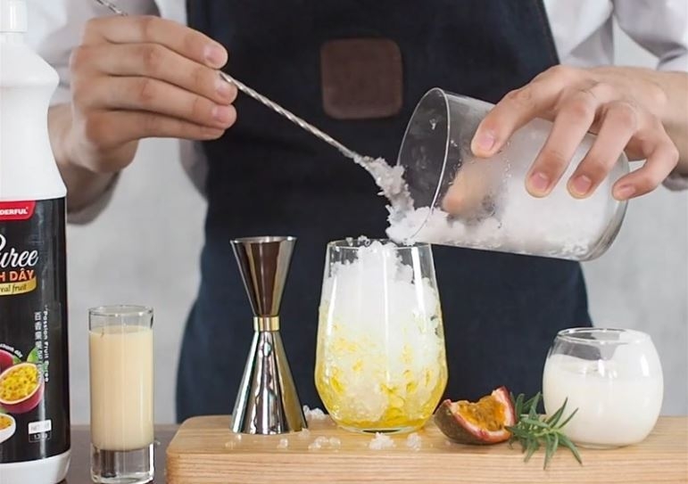 cách làm sữa chua đánh đá 8