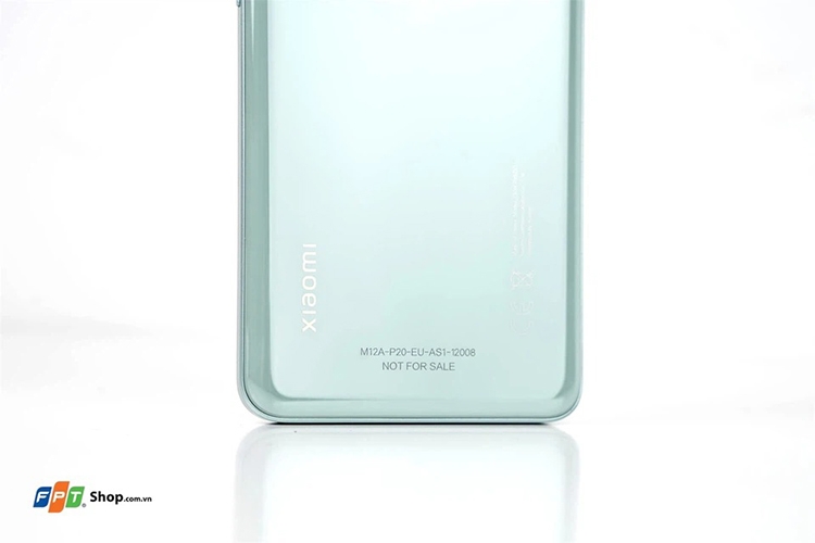 Trên tay Xiaomi 13T: Màn hình AMOLED 6.7 inch sắc nét, sạc nhanh siêu tốc (Hình 3)