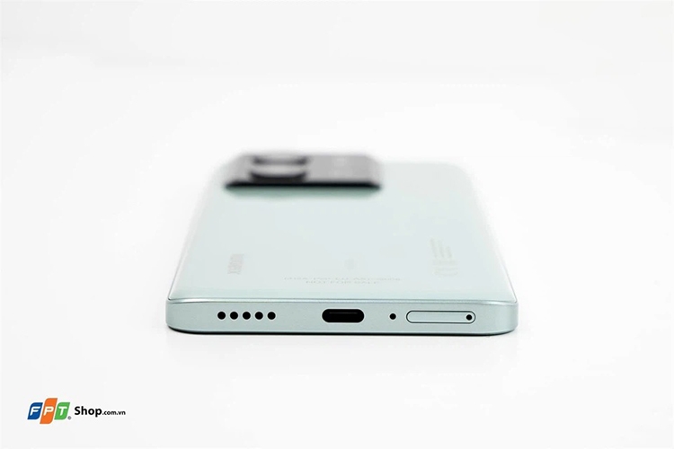 Trên tay Xiaomi 13T: Màn hình AMOLED 6.7 inch sắc nét, sạc nhanh siêu tốc (Hình 5)