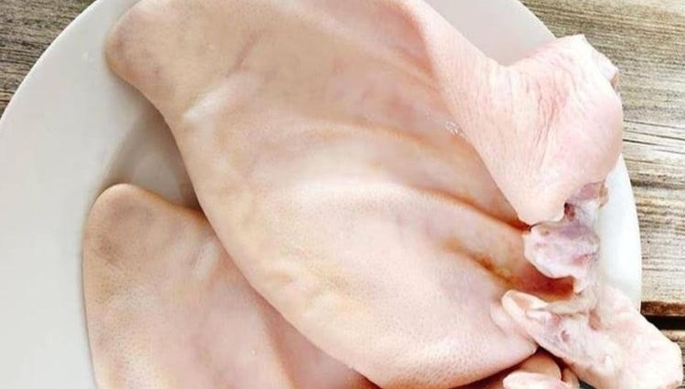 Chọn tai heo trắng hồng, có độ đàn hồi cao