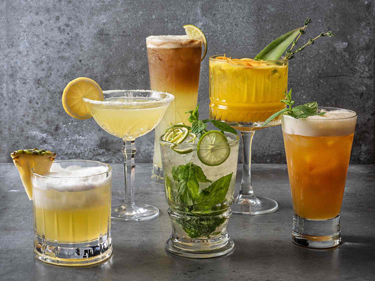 Đa dạng các loại mocktail như chanh, thơm, chanh vàng, đào