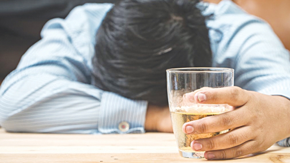 ăn gì trước khi uống rượu - ảnh 2