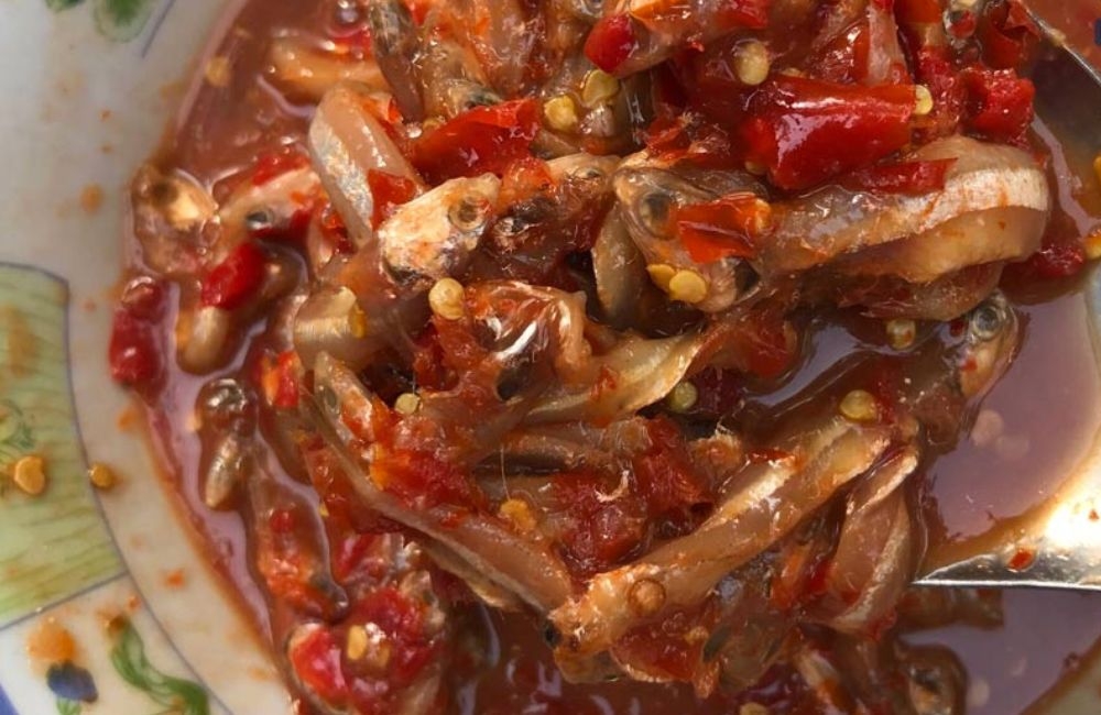 Làm mắm nêm nguyên con