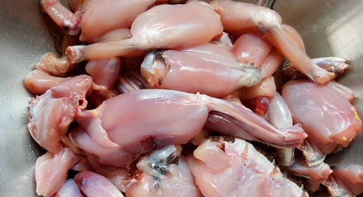 Khử mùi và làm sạch ếch