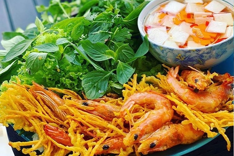 Thành phẩm bánh tôm Hồ Tây