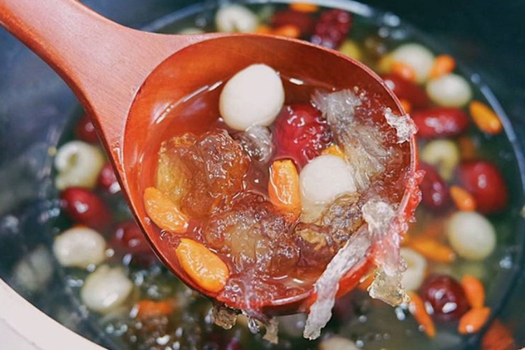 Cách nấu chè dưỡng nhan thơm ngon, bổ dưỡng, đẹp da chị em nhất định phải biết (Hình 3)