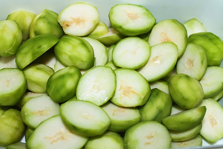 Chia sẻ cách làm chân gà sốt Thái đậm vị chua cay ngon bất bại, ăn là nghiền (Hình 4)