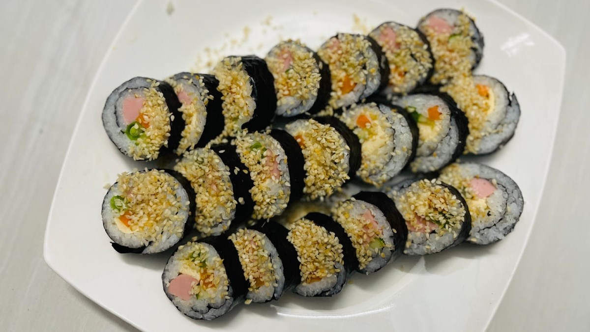 Món cơm cuộn đậm vị Hàn có vị tươi ngon, hấp dẫn