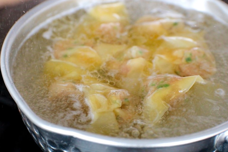 ​​Hoành thánh 13