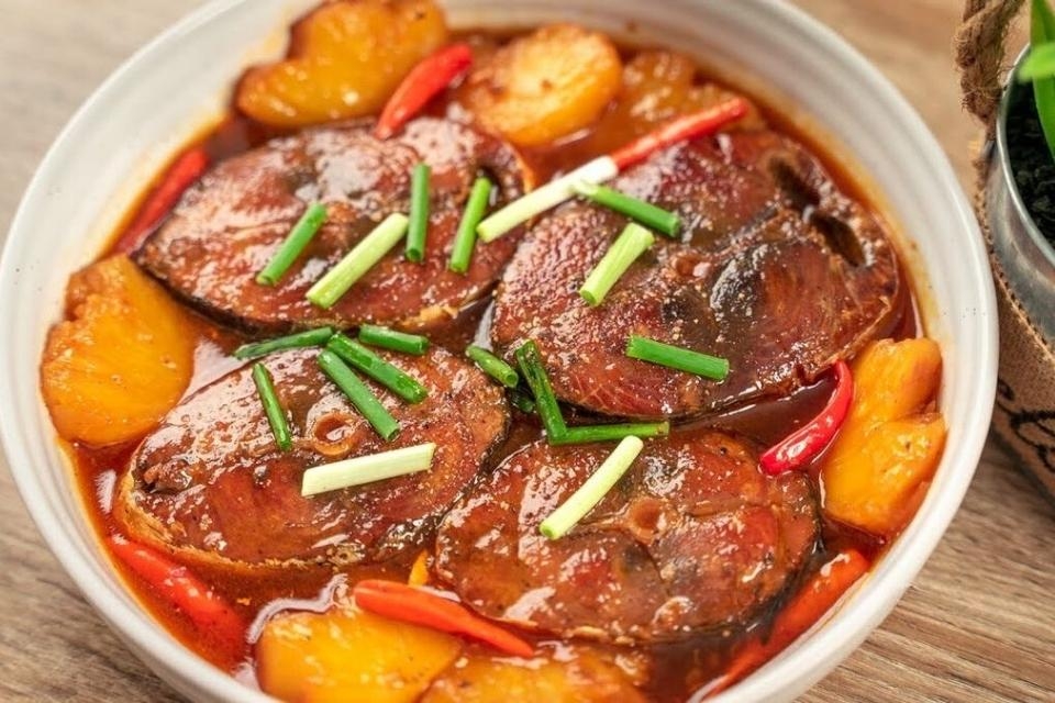 Cá ngừ kho thơm đậm vị kiểu miền Trung ăn kèm bún hoặc cơm - ảnh 4