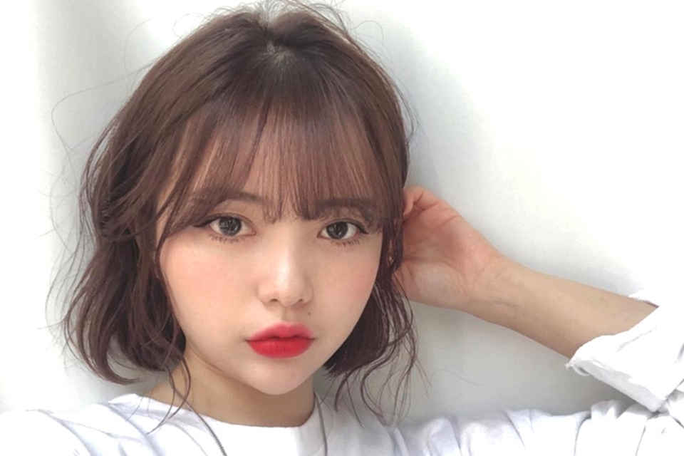 Kiểu tóc ngắn mái thưa cho nữ mặt gầy