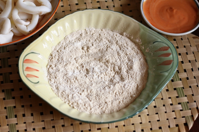 Cách làm mực chiên giòn 4