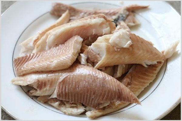 Tách lấy thịt cá