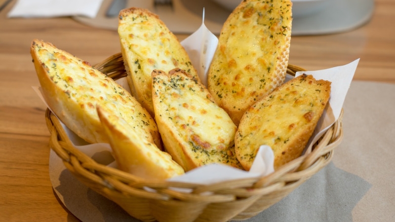 cách làm bánh mì bơ tỏi 1