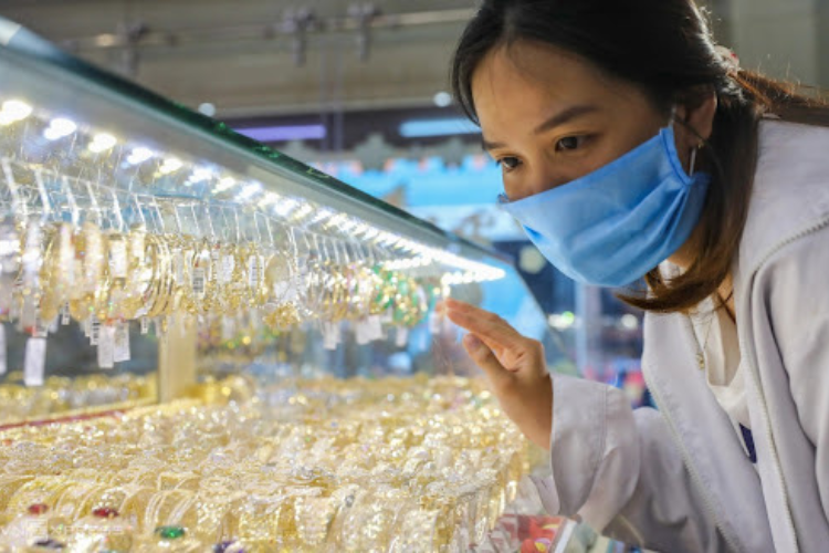 Vàng ta - Các Yếu Tố Cần Xem Xét Trước Khi Mua Vàng Ta (Hình 7)