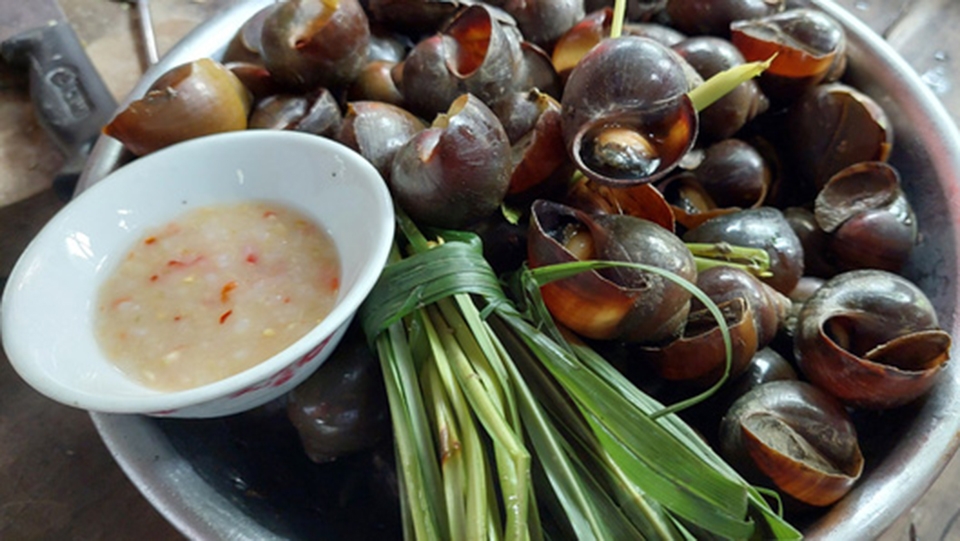 Nước chấm ốc cơm mẻ