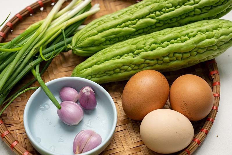 Mách nhỏ mẹo làm khổ qua xào trứng chuẩn vị, đơn giản mà không phải ai cũng biết