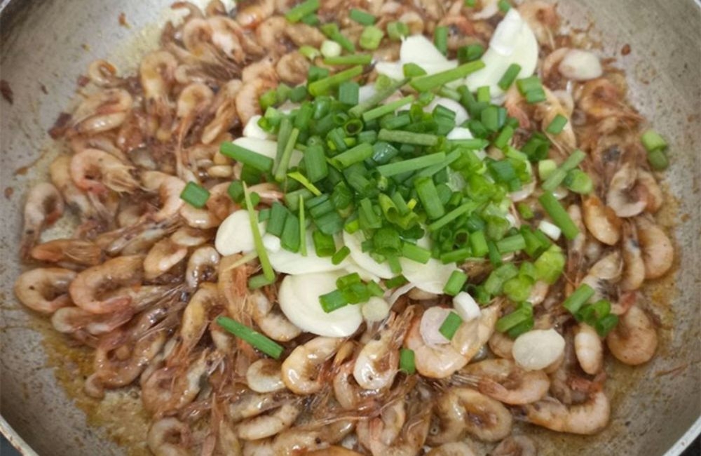 cách làm tép rang (ảnh 4)